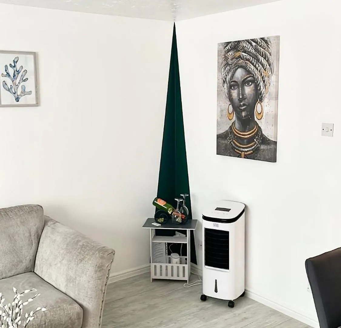 Juniper Apartment - 2 Bedrooms Londra 0*,  Birleşik Krallık